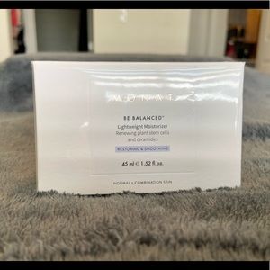 Brand New Monat BeBalanced Lightweight Moisturizer